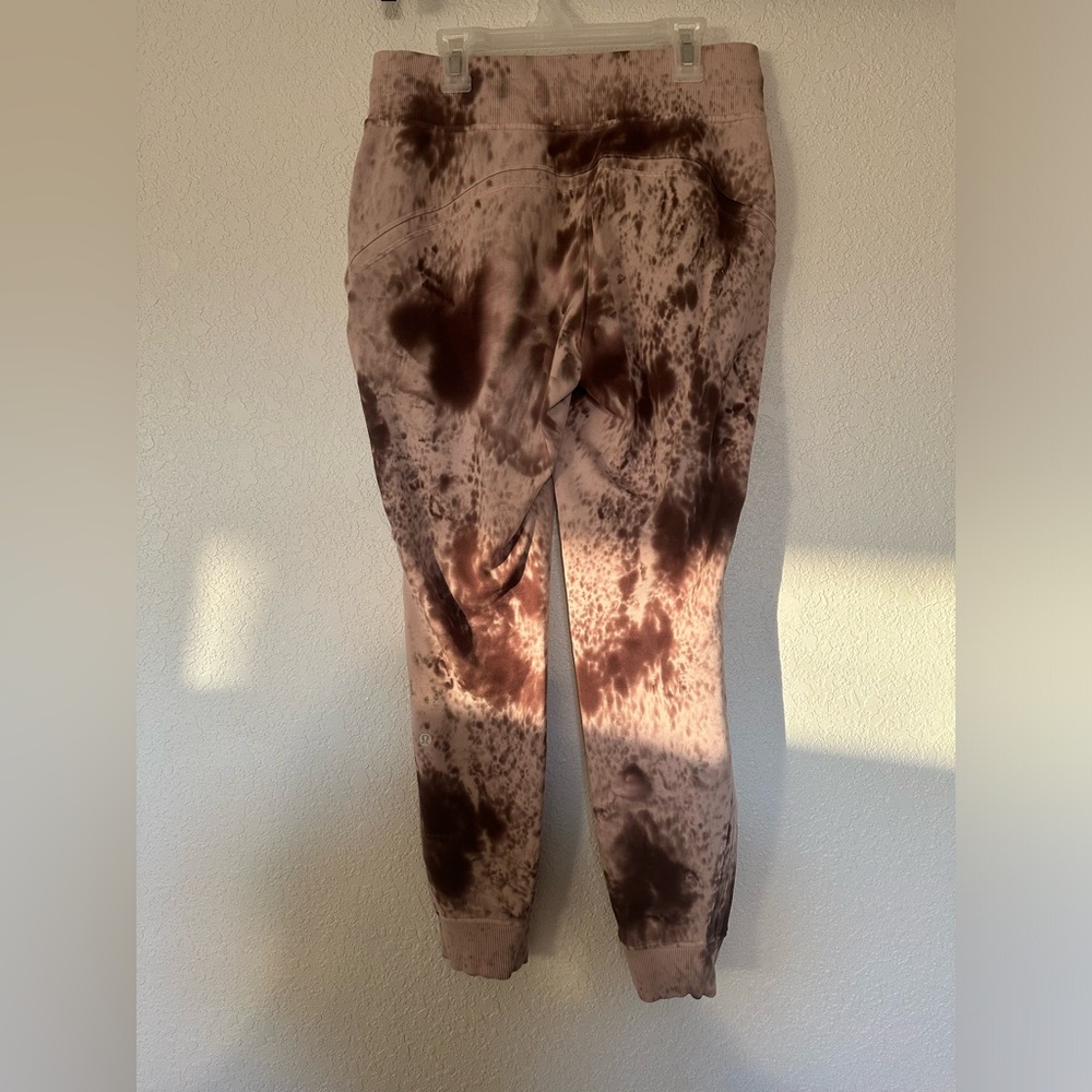 Lululemon sweat pants. Womens size 6